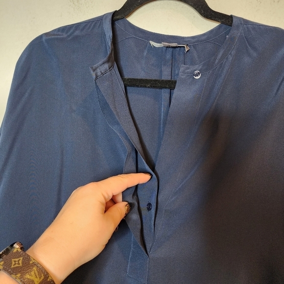 Vince Silk Tunic Pockets. Long Sleeve band collar. Size Small. - Picture 2 of 16